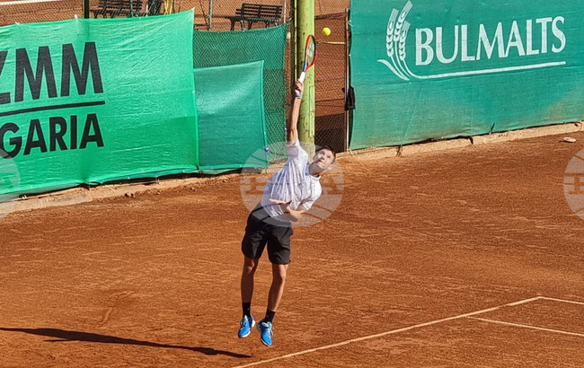 Радулов отпадна във втория кръг на турнир по тенис в Испания