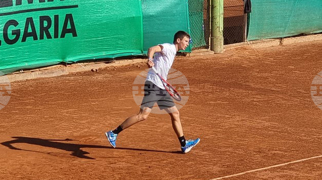 Радулов се класира за финала на сингъл на турнир по тенис в Анталия