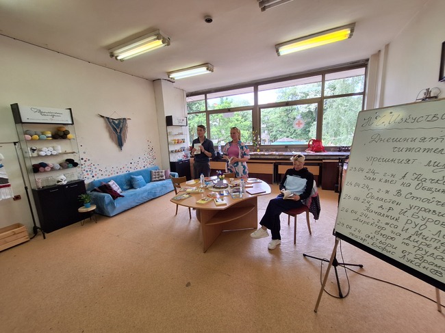 Драматичен театър – Ловеч: Ловешки актьори взеха участие в инициативата "Днешният читател е утрешният лидер”