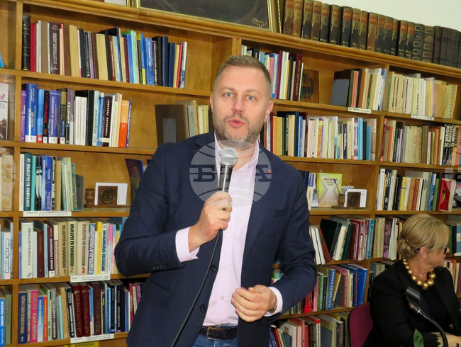 Велико Търново - Георги Милков - Венелина Гочева - представяне на книгата "Записки от ръчния багаж"