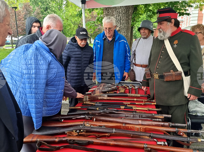 Плевен - военнослужещи - празник
