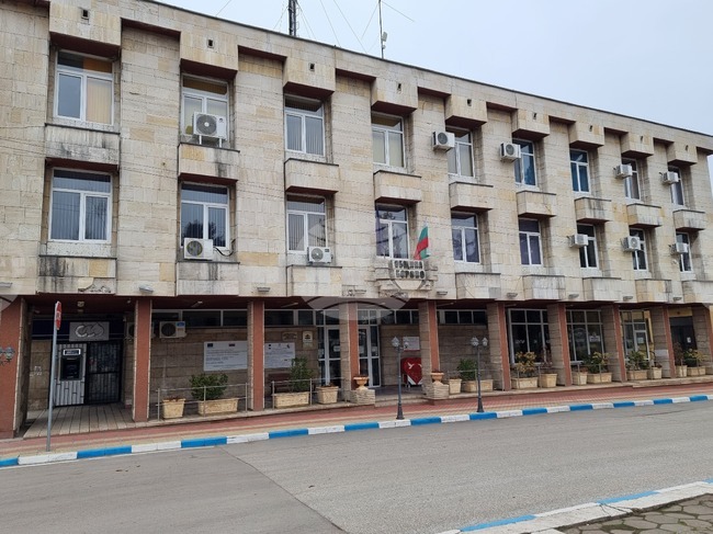 Общинските съветници в Борово приеха информация за готовността на общината за зимния сезон