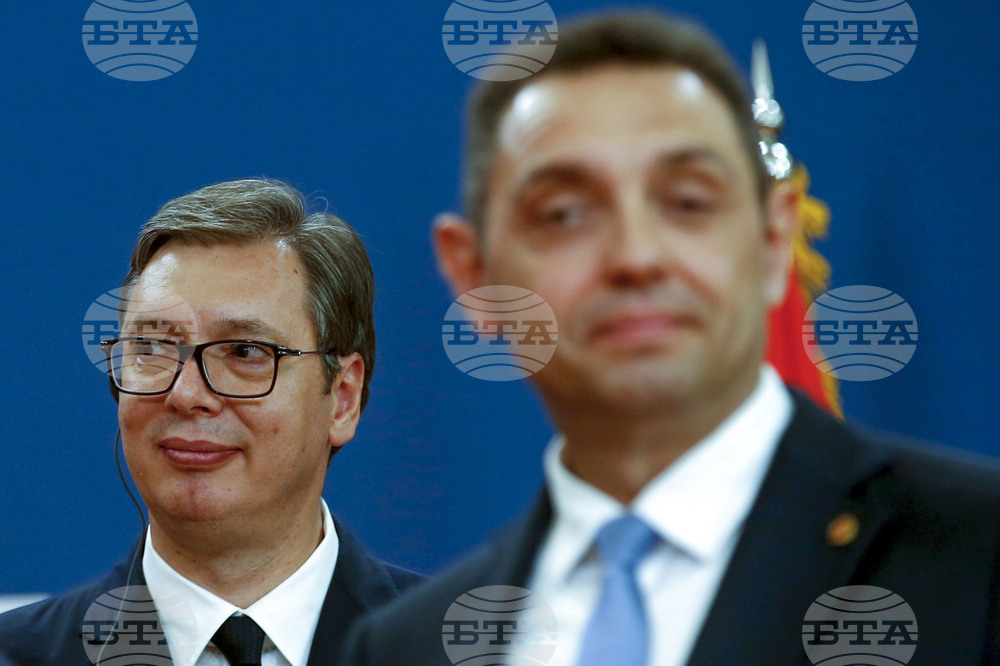 Мнозинството сърби подкрепят решението на Вучич да не присъства на срещата ЕС-Западни Балкани, каза председателят на Надзорния съвет на "Сърбиягаз" Александър Вулин 