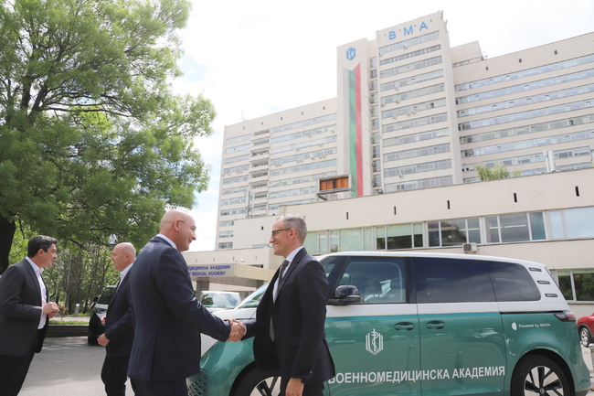 Военни медици от 11 страни обмениха опит на международен форум във Военномедицинската академия в София