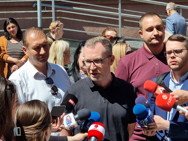 Служители в няколко министерства в Северна Македония излизат на протест с искане за по-високи заплати