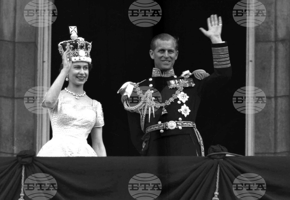 Коронацията на Елизабет Втора през юни 1953 година е отразена в поверителния бюлетин на БТА