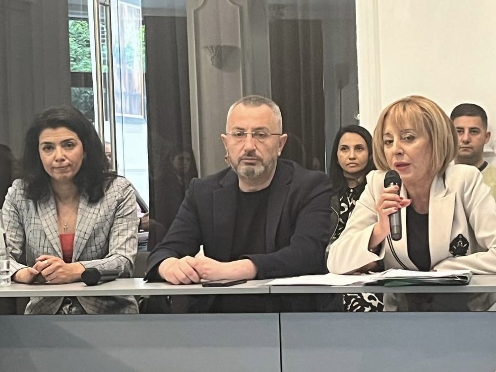 Изправи се България: Григорова и Манолова представиха законопроект за надценките на храните