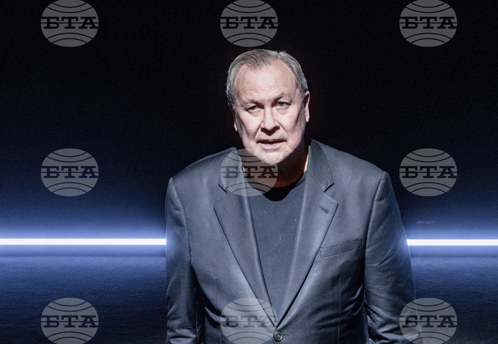 Отиде си режисьорът Робърт Уилсън