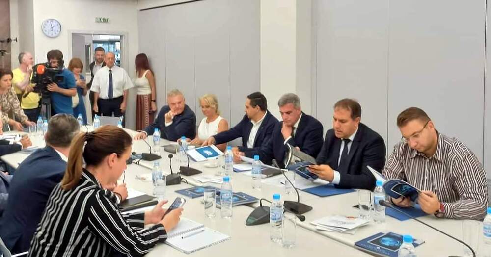 Стефан Янев, Петър Първанов и Румен Петков се срещнаха с представители на бизнеса в България