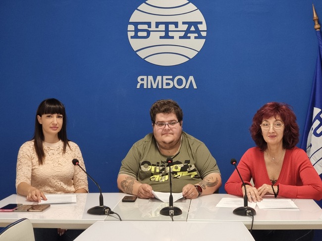 Пресконференция на настоятелството на храм "Св. Троица" в Ямбол за кампанията за спасяване на църквата от разруха