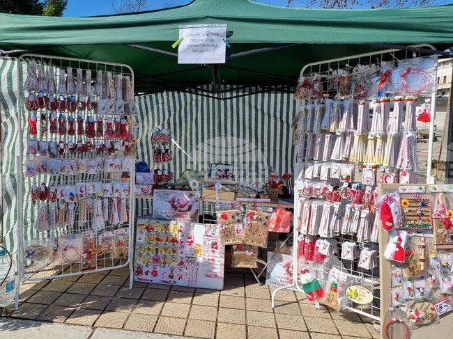 Традиционен базар за мартеници организира Община Троян