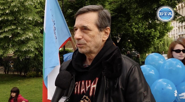 Още преди края на годината България трябва да въведе изискванията за адекватните минимални работни заплати в ЕС, каза Димитър Манолов