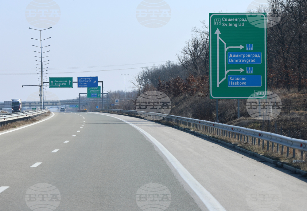 Мъж загина, а други двама са ранени при катастрофа на магистрала "Марица"