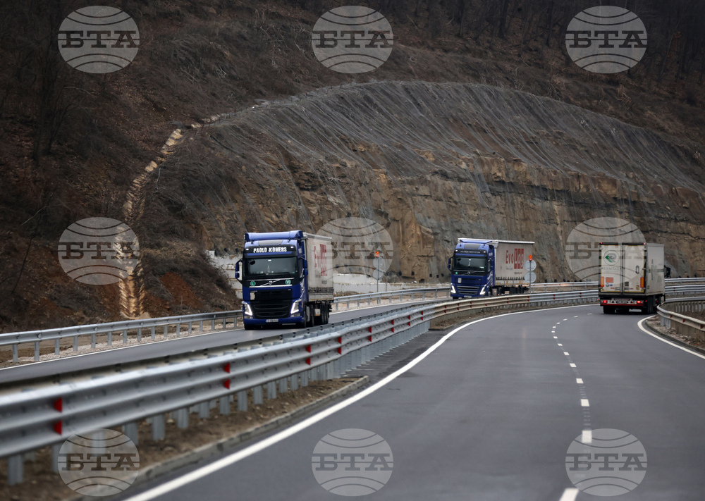Възстановено е движението по пътя Благоевград - Дупница при разклона за село Слатино
