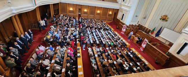 Нинова: Ще успеем, защото не се продаваме и не ви предаваме