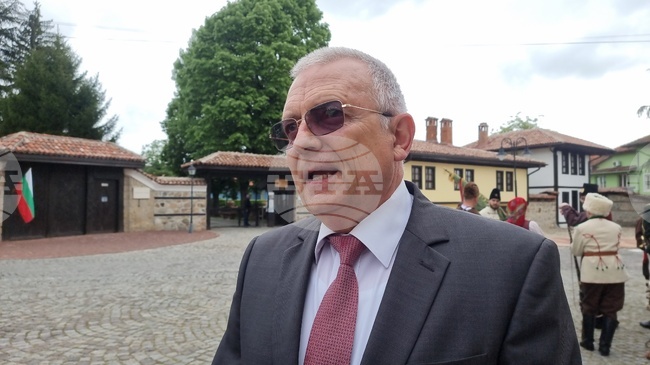 Априлското въстание поставя началото на пътя на българите към европейската политическа сцена, каза доц. Атанас Шопов в Панагюрище