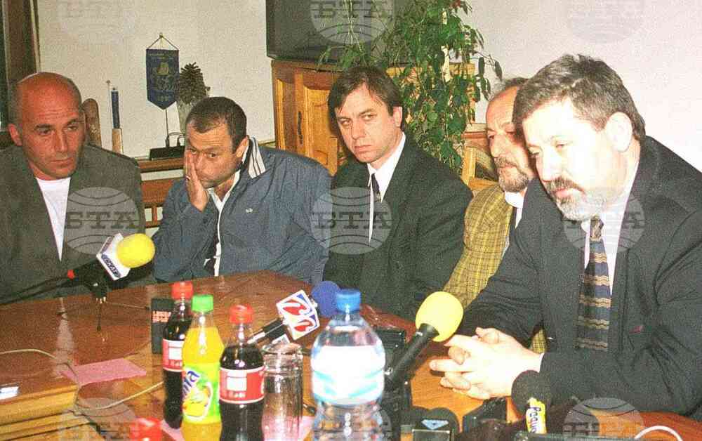 При взрив и пожар на танкера „Места” на 7 май 2001 г. загиват двама моряци