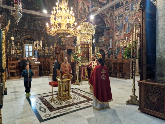 Призив за любов, разбирателство, повече търпение, братолюбие, взаимност и грижа отправи архимандрит Стефан от Троянския манастир