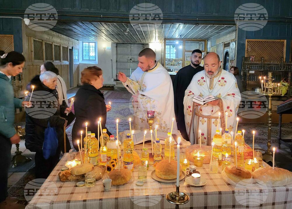 Самоков - Велики четвъртък - литургия - маслосвет