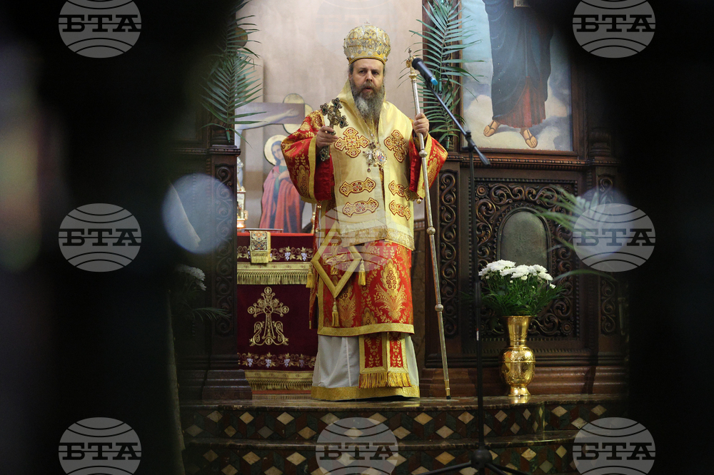 Нека тази година Христовото Възкресение донесе радост, молим се да донесе и умиротворение, каза Неврокопски митрополит Серафим