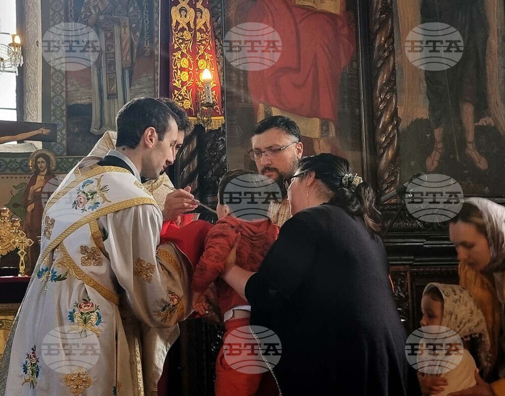Стара Загора - катедрален храм "Св. Николай Мирликийски Чудотворец" - литургия