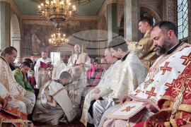 Стара Загора - катедрален храм "Св. Николай Мирликийски Чудотворец" - литургия