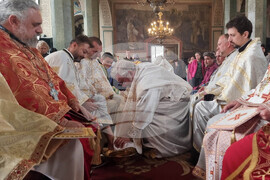 Стара Загора - катедрален храм "Св. Николай Мирликийски Чудотворец" - литургия
