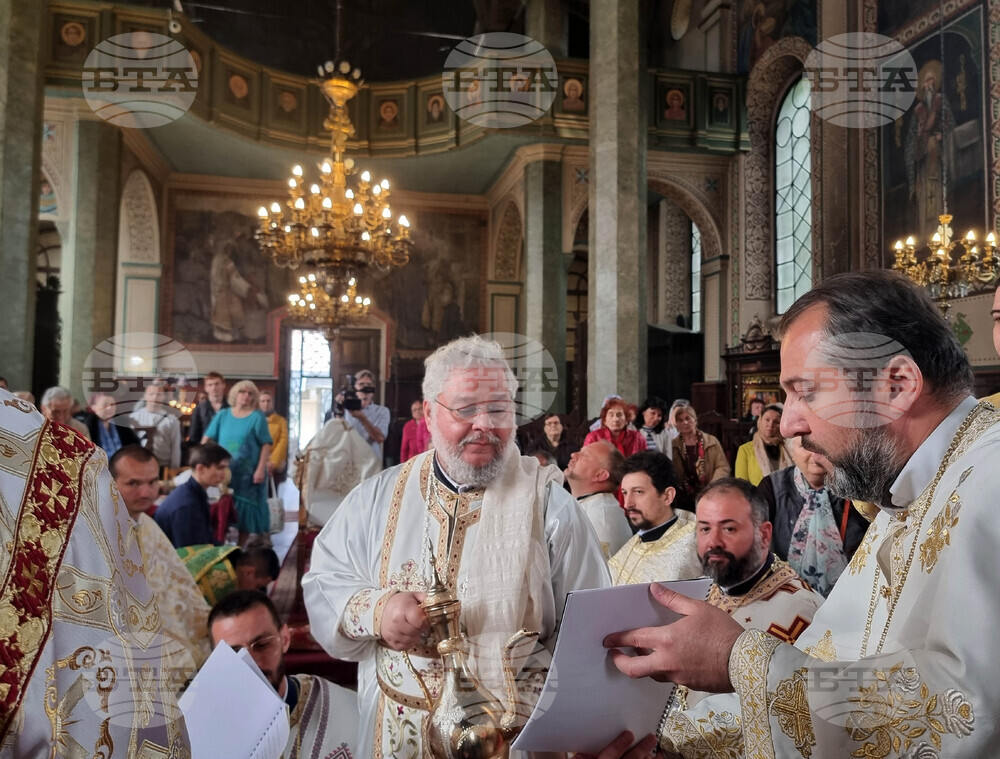 Стара Загора - катедрален храм "Св. Николай Мирликийски Чудотворец" - литургия