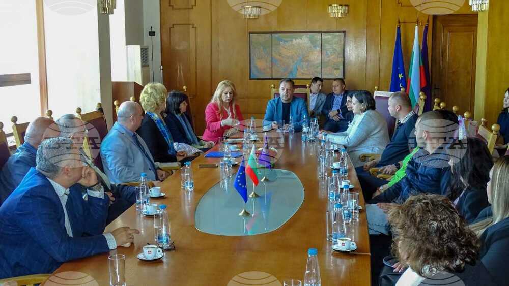Два университета с нови специалности ще подготвят кадри за леката индустрия и туризма във Велико Търново