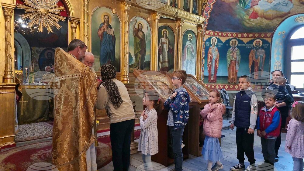Ловеч - Велики четвъртък - литургия