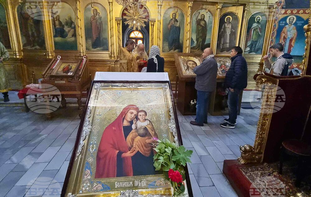 Ловеч - Велики четвъртък - литургия