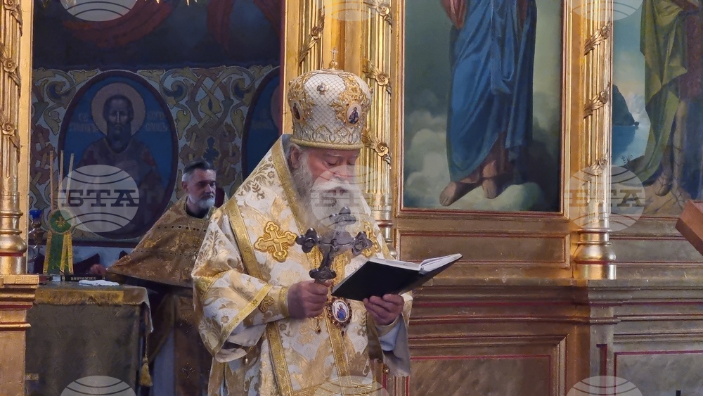 Ловеч - Велики четвъртък - литургия