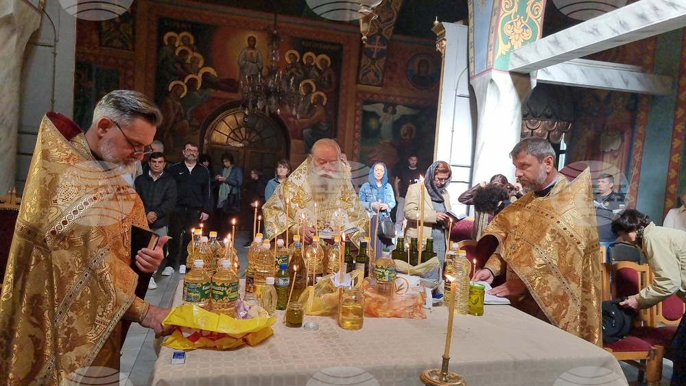 Ловеч - Велики четвъртък - литургия
