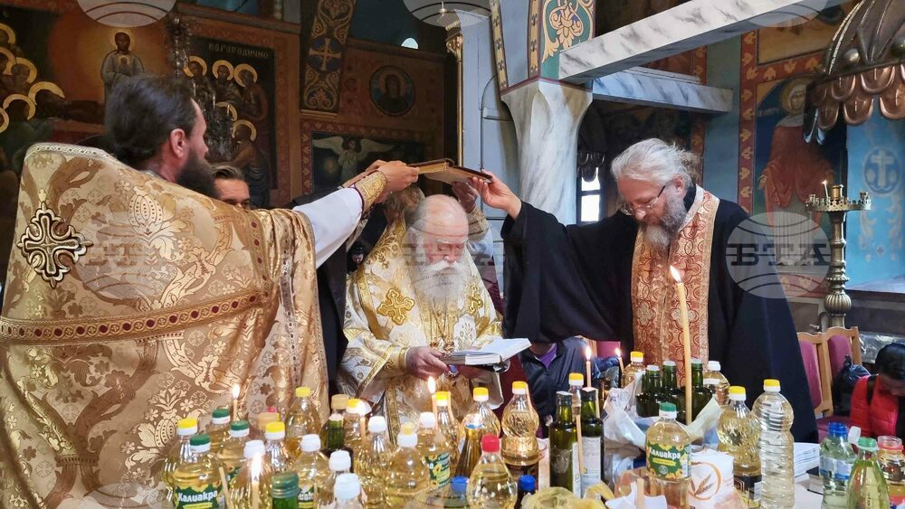 Ловеч - Велики четвъртък - литургия