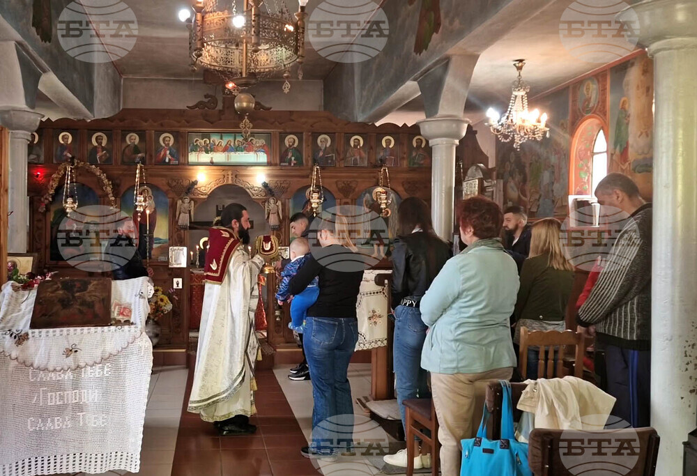 Село Коларово - Велики четвъртък - литургия