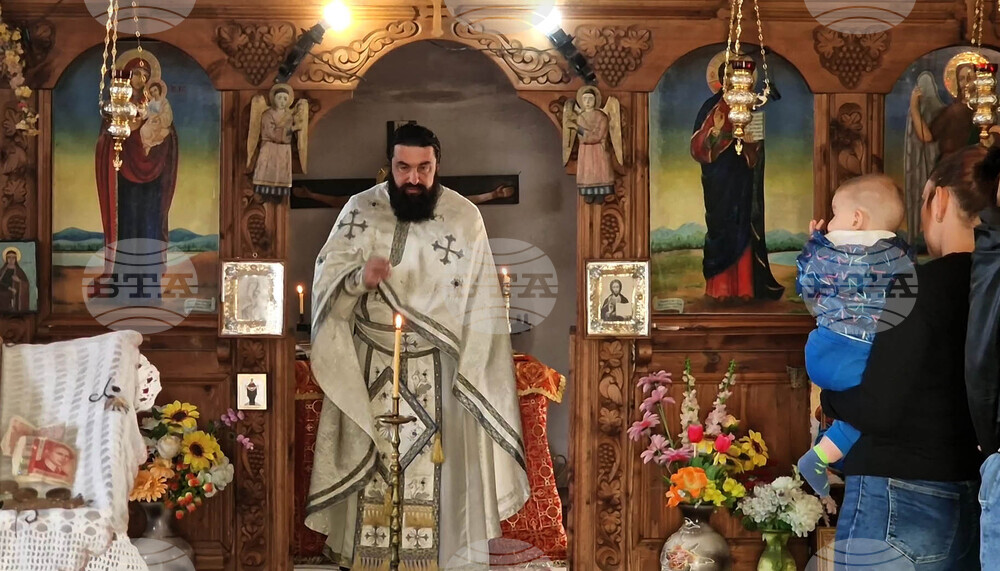 Село Коларово - Велики четвъртък - литургия