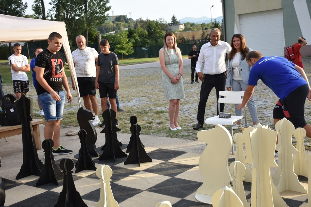 Кметът Илко Стоянов, посланик Н. Пр. Херо Мустафа и д-р Дейвид Еванс поставиха началото на Първи Американски музикален фестивал в Благоевград