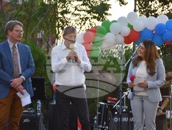 Кметът Илко Стоянов, посланик Н. Пр. Херо Мустафа и д-р Дейвид Еванс поставиха началото на Първи Американски музикален фестивал в Благоевград