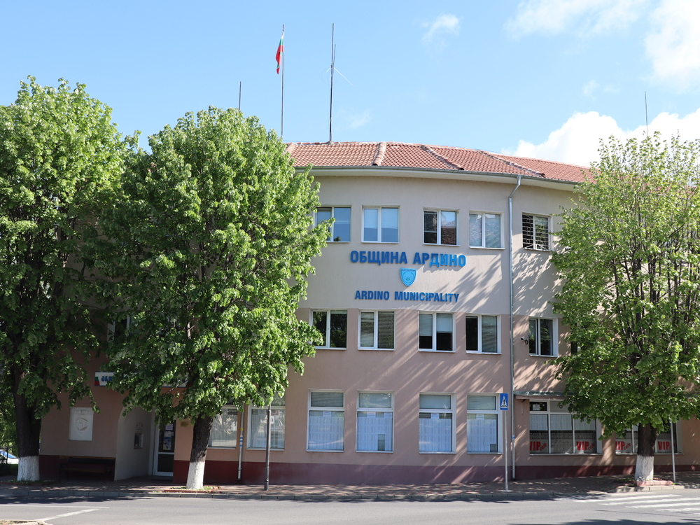 Родопски художници представят изложба „Родопски палитри“ в Ардино