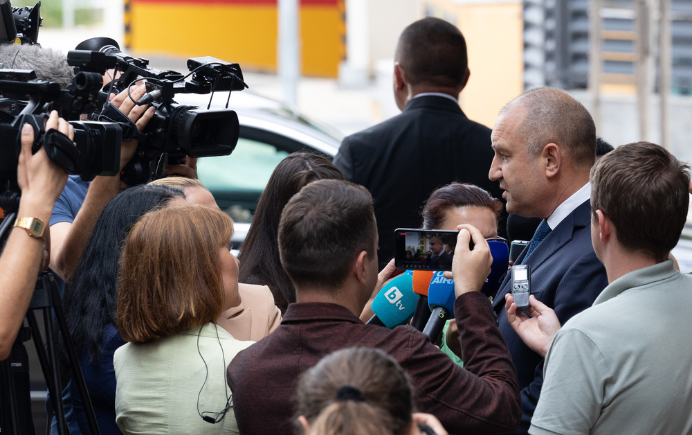Президентът: Основната задача на служебното правителство в кризата е да търси най-евтините суровини, независимо откъде, и да предоставя най-добрите условия за гражданите и бизнеса