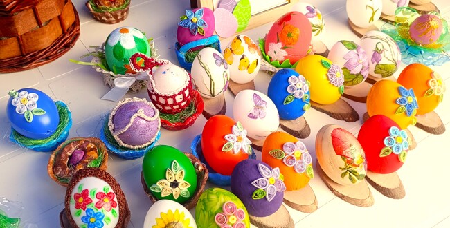 Община Шумен: Благотворителен Великденски базар в Градската градина 