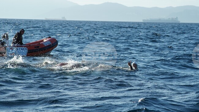 Цанко Цанков ще поведе традиционното сутрешно плуване в студените морски води на Никулден в Бургас