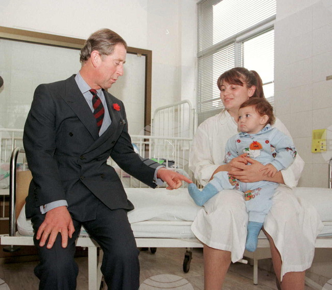 Посещенията на принц Чарлз в България - архивни снимки 