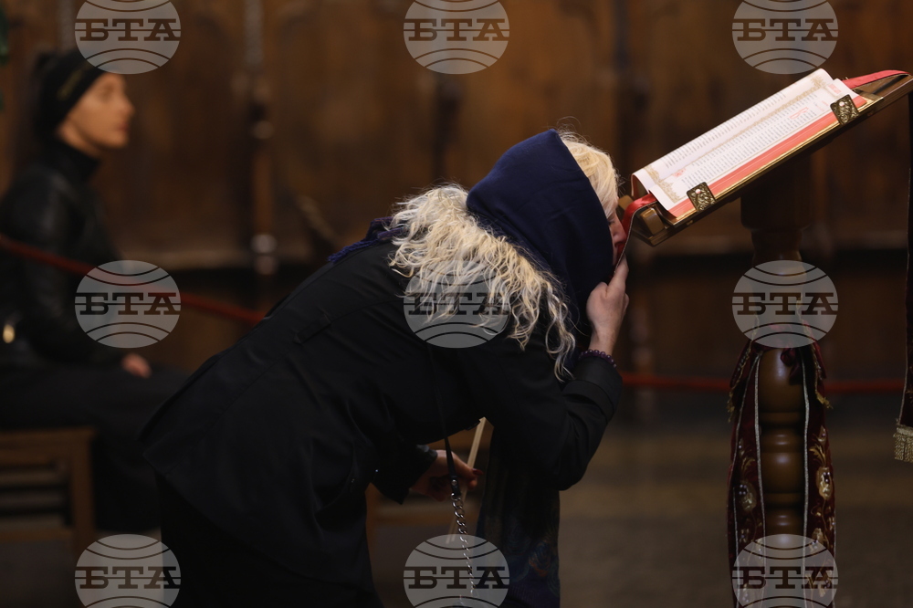 Велики петък - служба