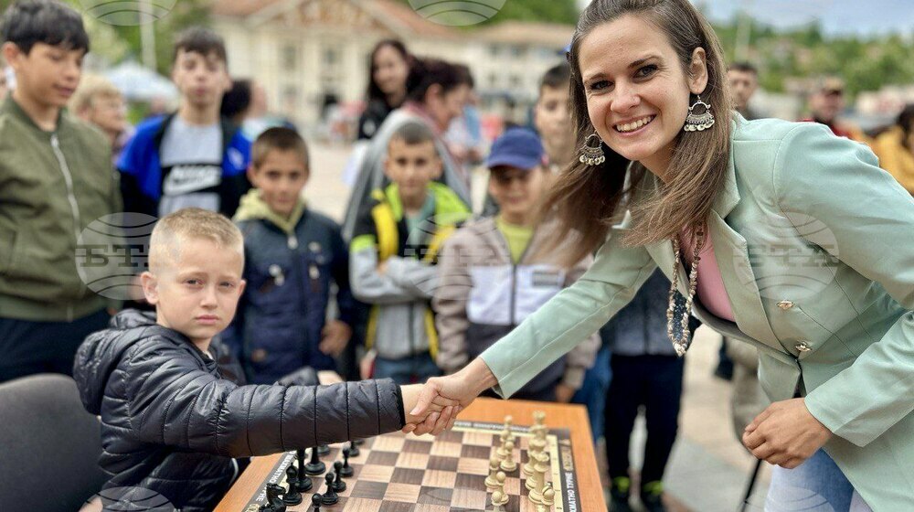 В търсене на нови шахматни звезди като Нургюл Салимова" премина турне „Асеневци“ в Опака