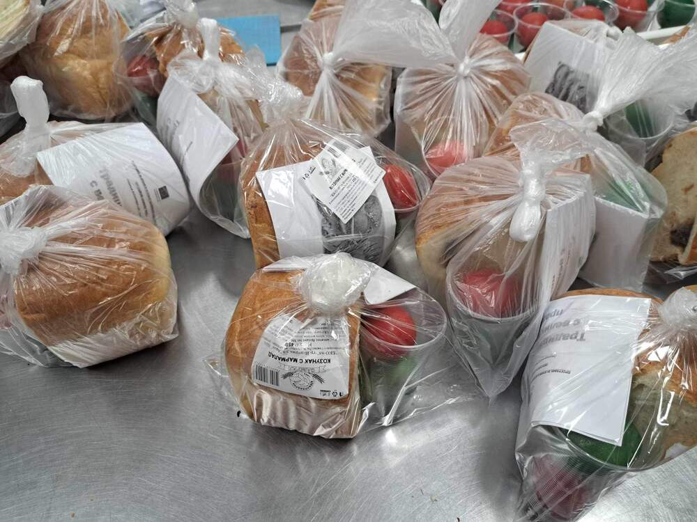 Община Разград: Козунак и шарени яйца за 400 човека, които получават социална услуга по проекта „Топъл обяд в община Разград