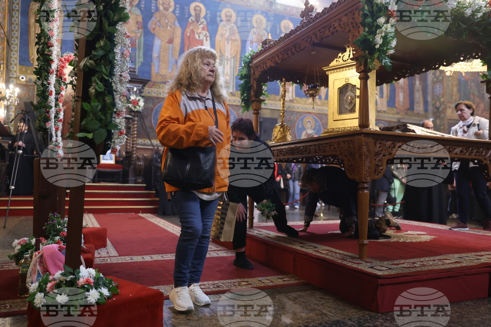 Велики петък - служба - Плащаница