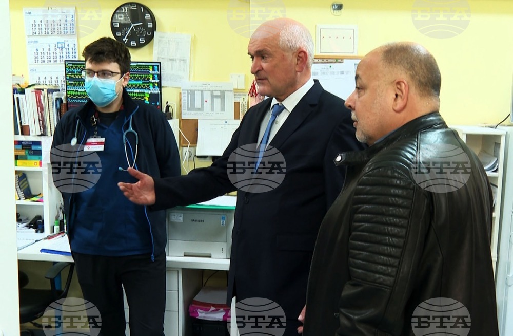 Премиерът Димитър Главчев посети днес СБАЛ по детски болести „Проф. Иван Митев”