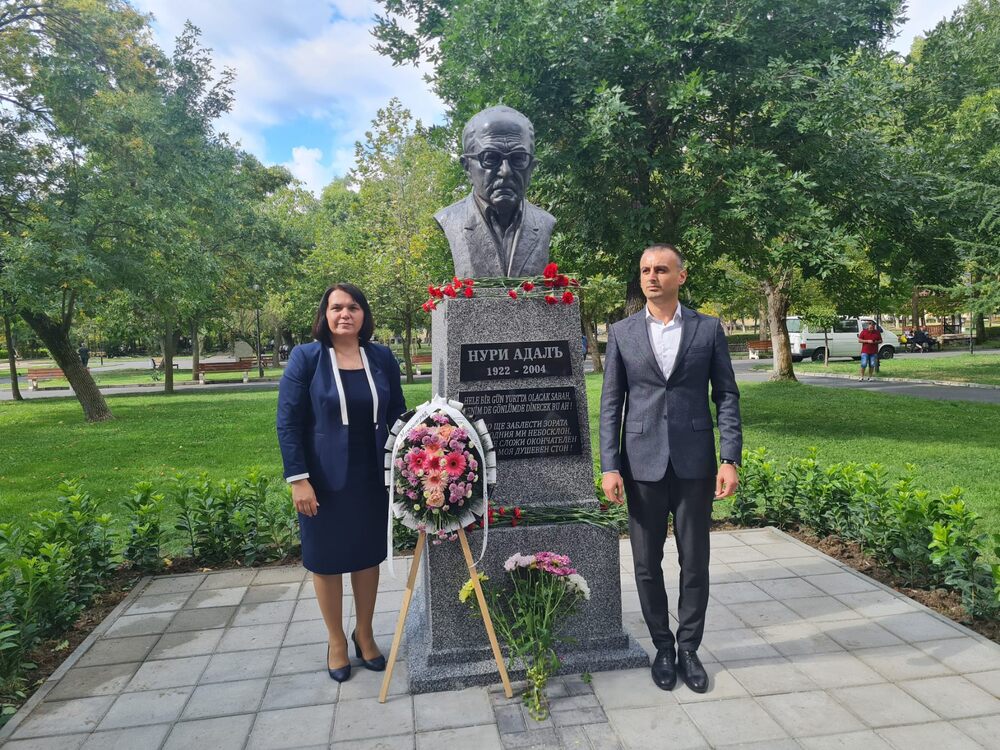 Паметник на Нури Адалъ беше открит в парка на Момчилград