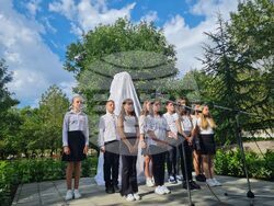  Паметник на Нури Адалъ беше открит в парка на Момчилград